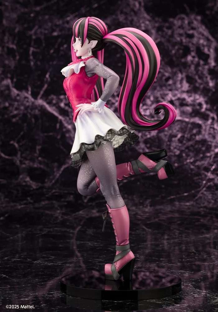 MONSTER HIGH™ Draculaura™ BISHOUJO STATUE - Image 3