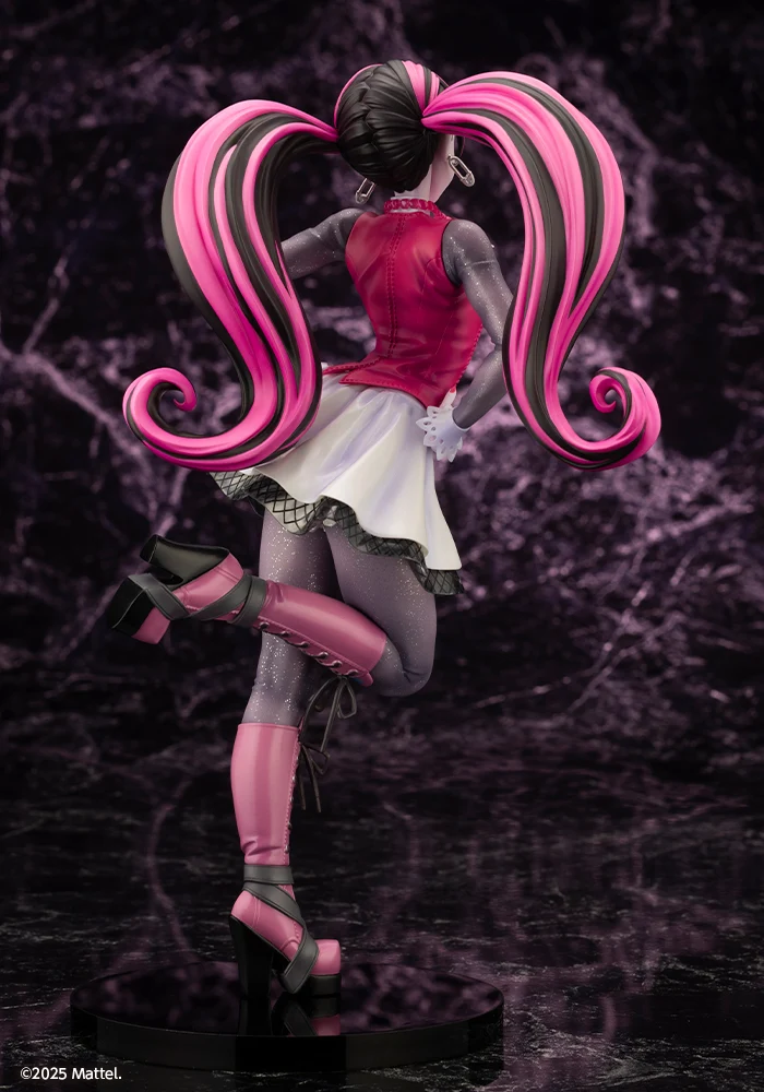 MONSTER HIGH™ Draculaura™ BISHOUJO STATUE - Image 6